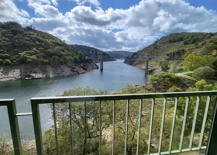 Complexo Turistico Ponte Mourulle Hostel Toiriz (Lugo)